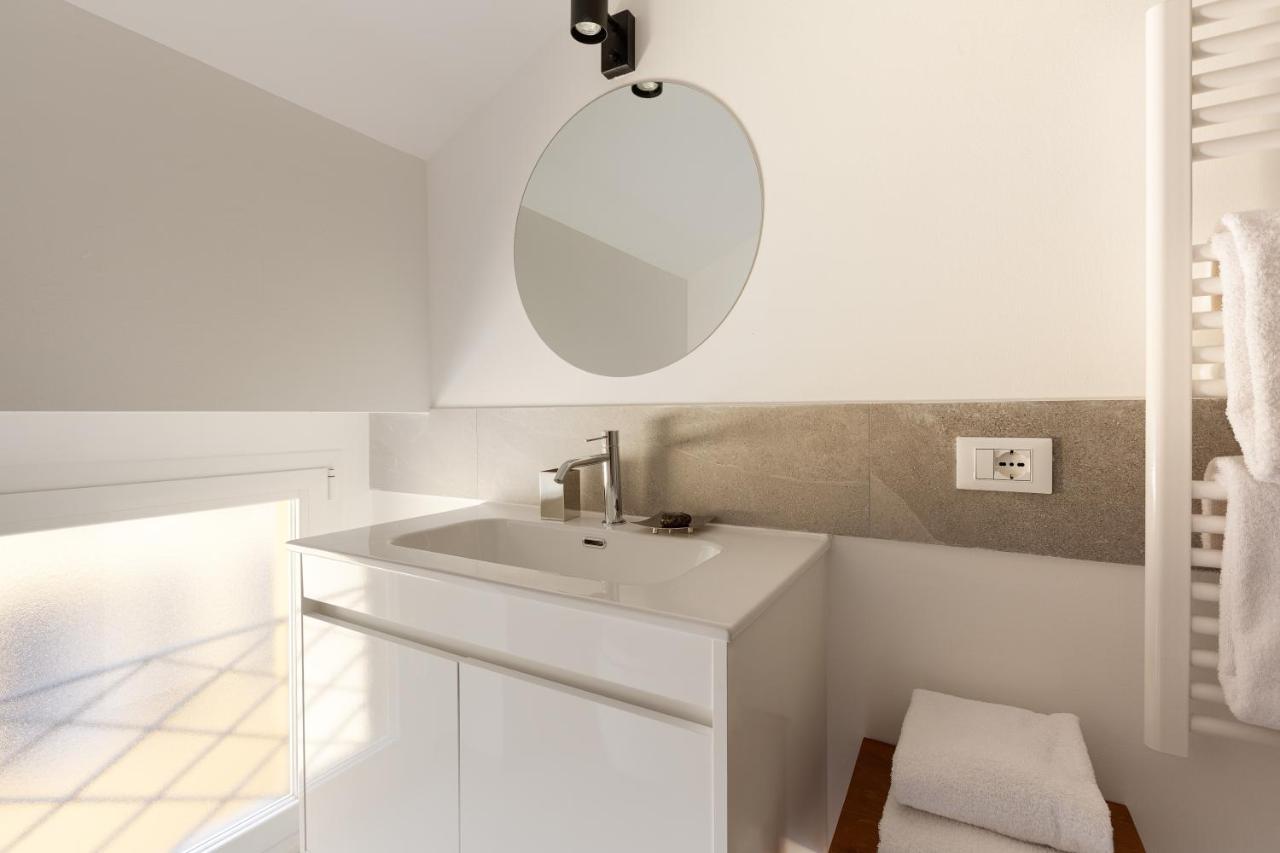 Spiga 46 Suites By Brera Apartments Milan Luaran gambar
